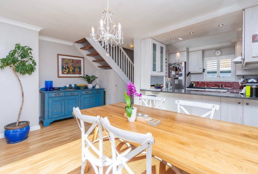 4 Bedroom Property for Sale in Vredehoek Western Cape